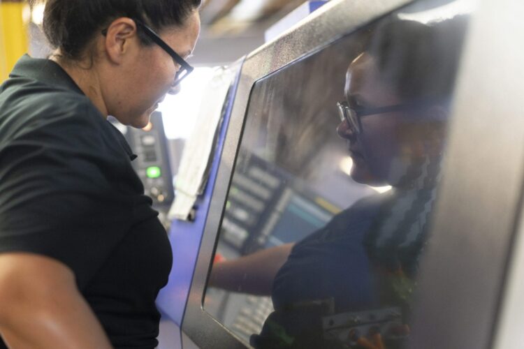 lena reflection in machine- Oil & Gas Industry Parts China Inc Precision Machining